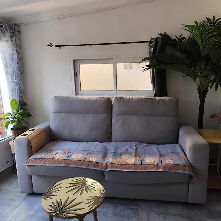 Maison Bord De *