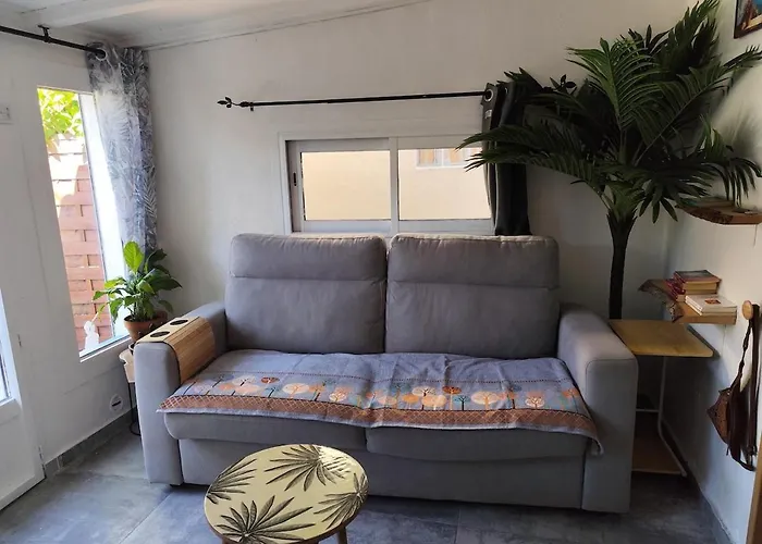 Maison Bord De *
